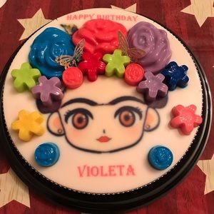 Meet your Posher, Violeta